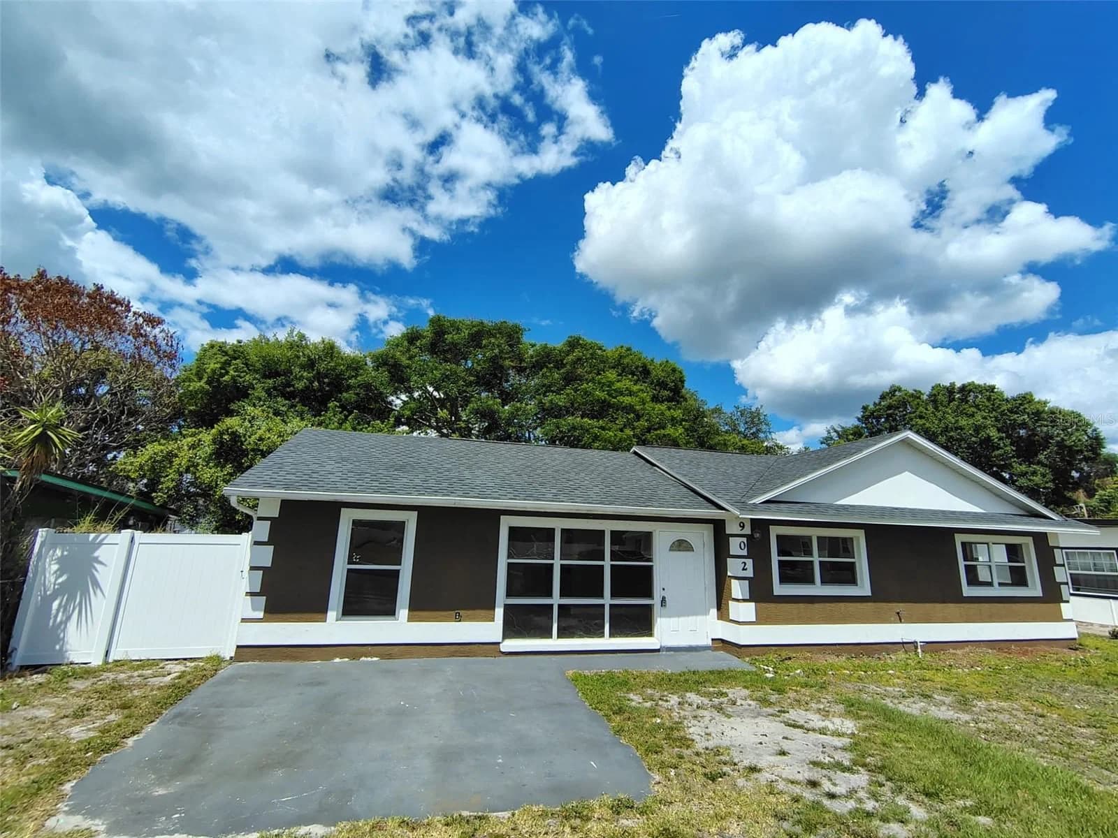 902 THACKER, Kissimmee, FL 34741 2