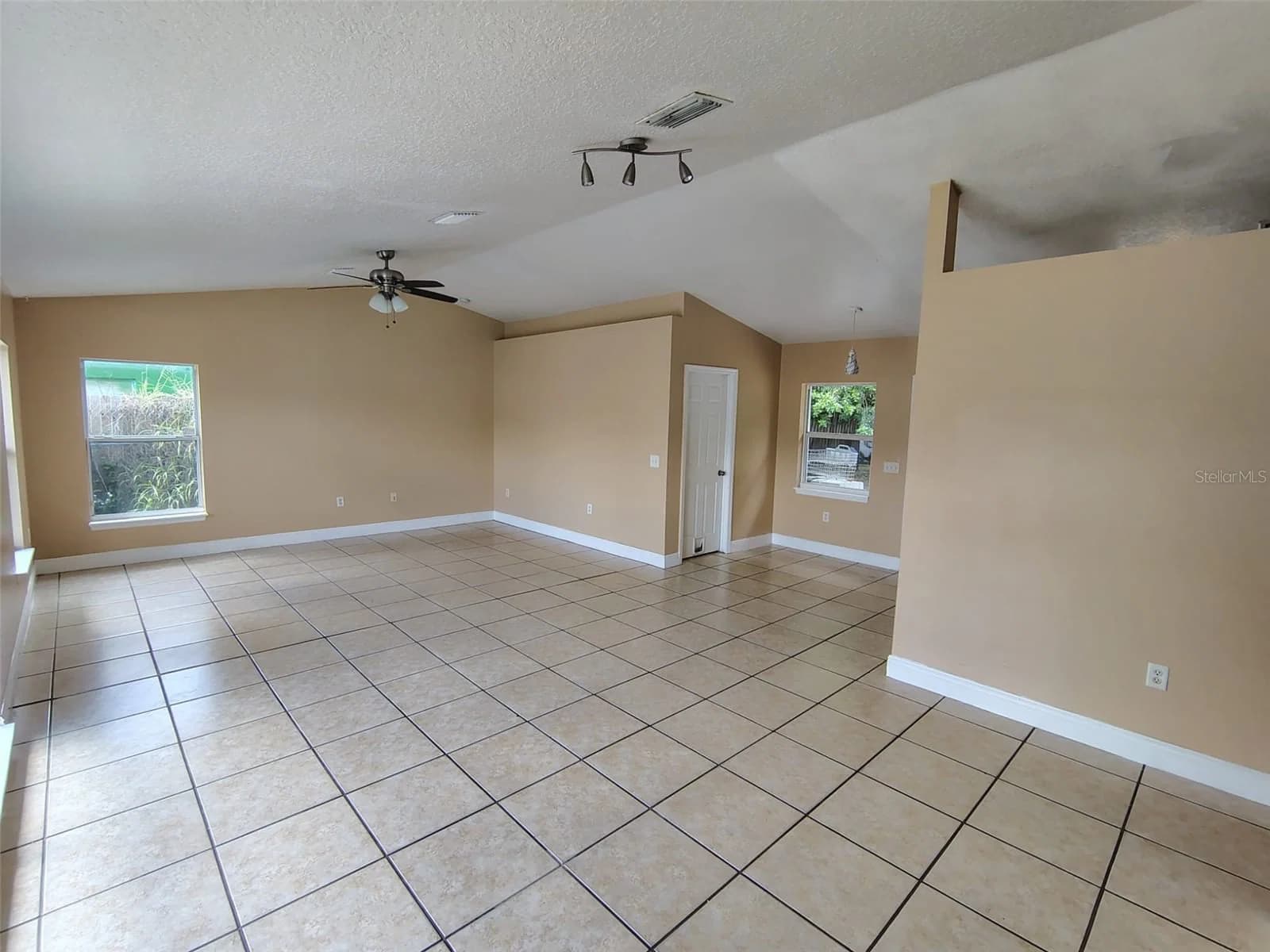902 THACKER 4