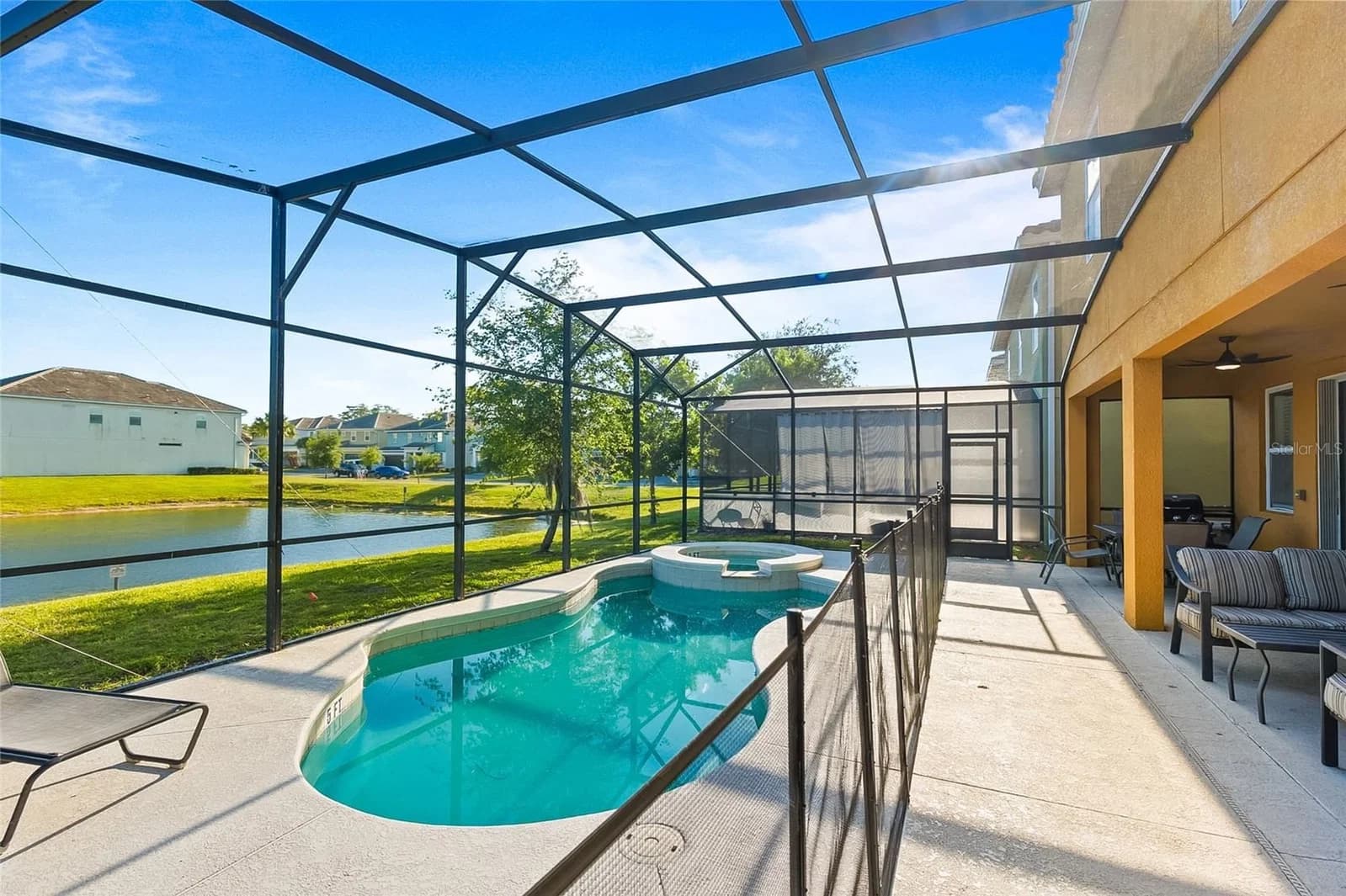 4445 SHIVA LOOP 4