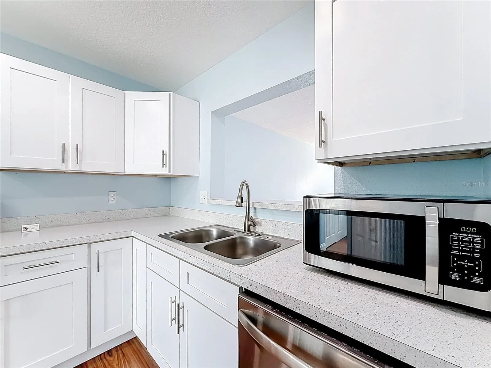 2260 GRENWICH Avenue #2260 5