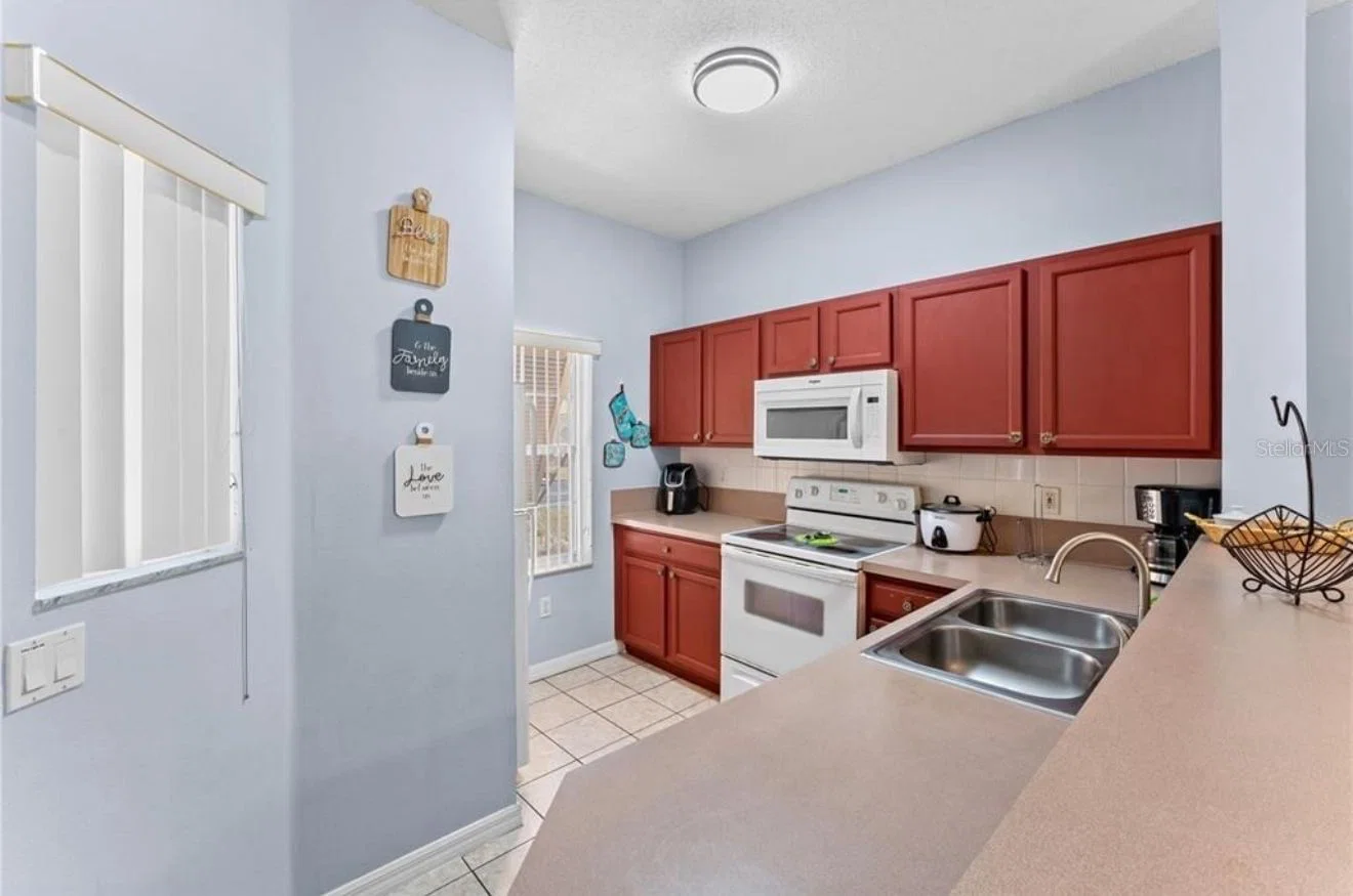 1017 PARK RIDGE 4