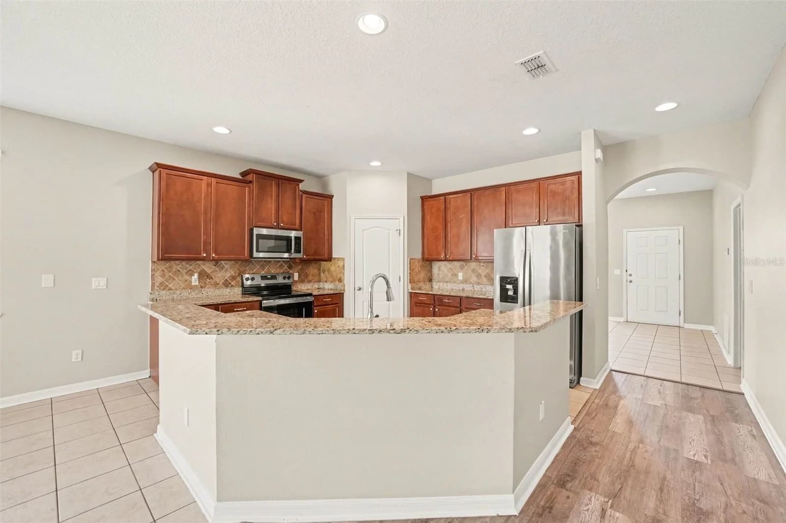 2727 EAGLE CLIFF 4