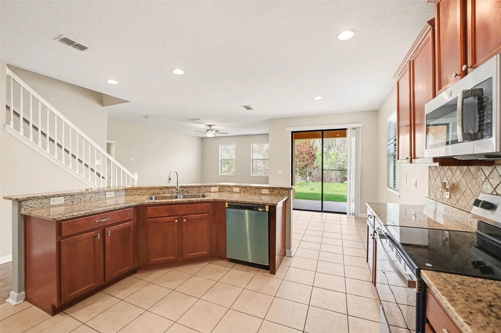 2727 EAGLE CLIFF 5