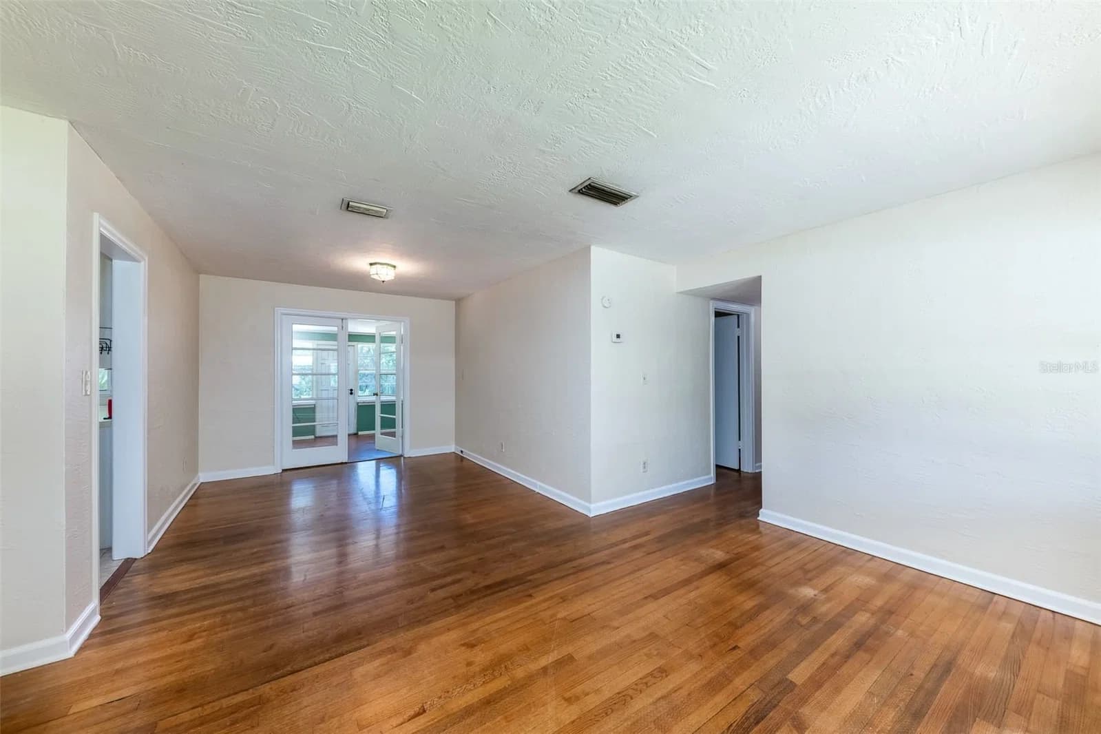 519 VERN Drive, Orlando, FL 32805 2