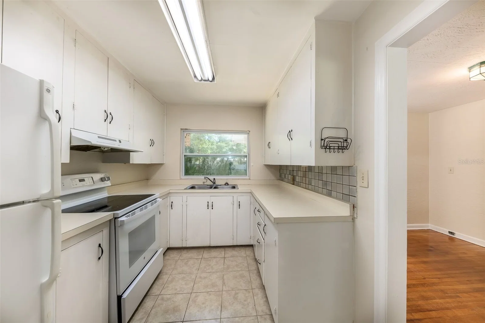 519 VERN Drive, Orlando, FL 32805 3