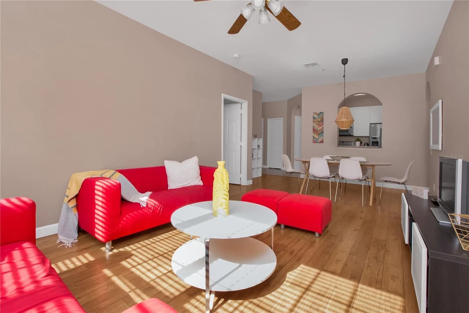 3190 DANTE Drive #304, Orlando, FL 32835 2