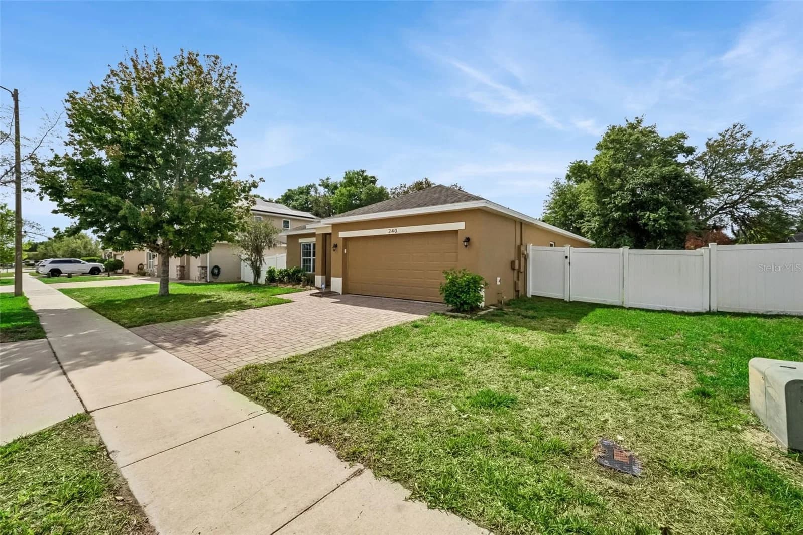 240 WHISPERING PINES 3