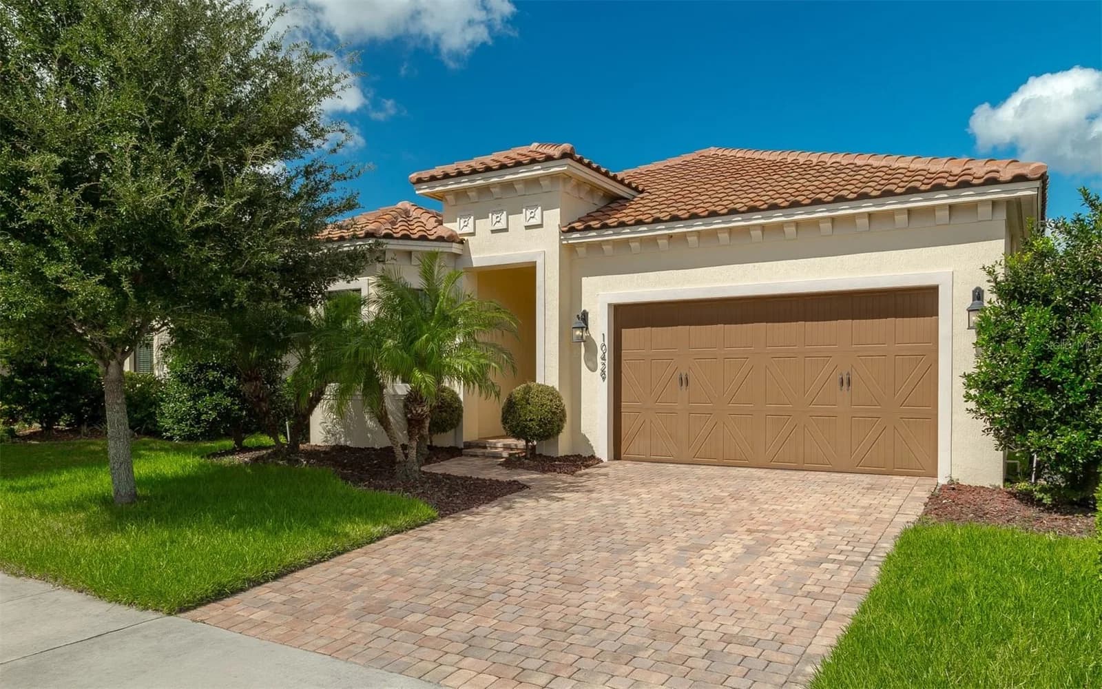 10429 STAPELEY DR, Orlando, FL 32832
