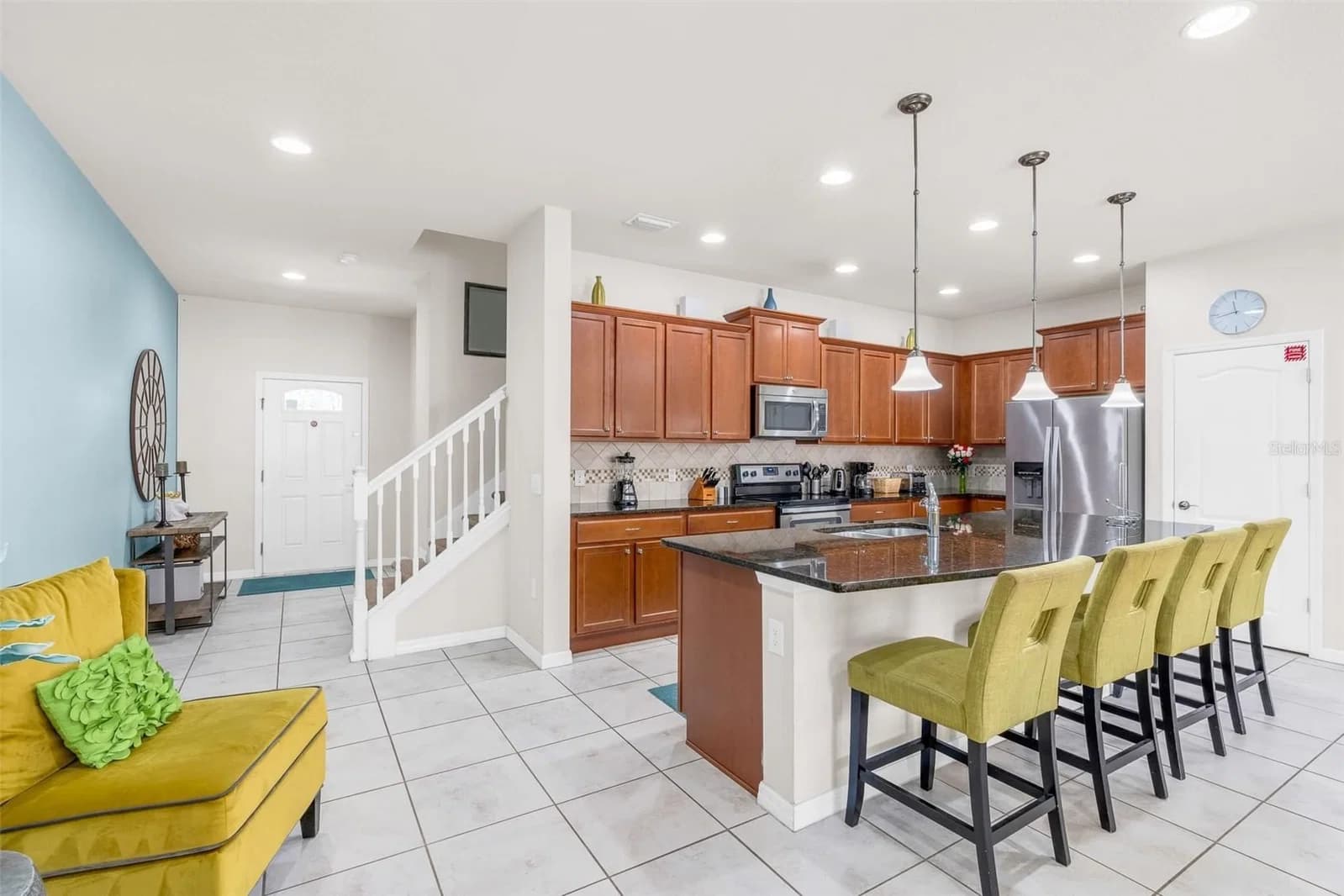 1987 MAJORCA, Kissimmee, FL 34747 3
