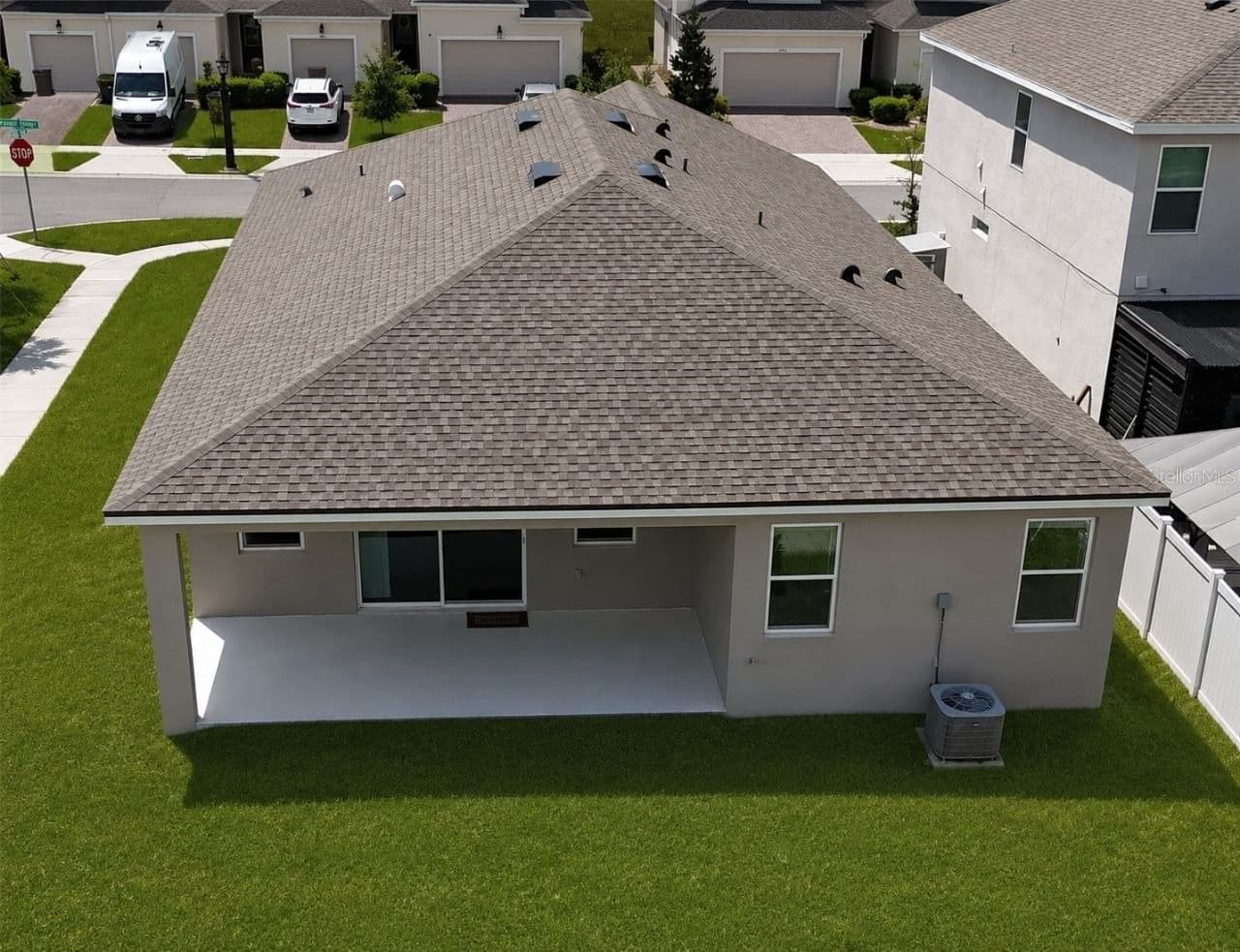 1141 LAKESHORE BREEZE 5