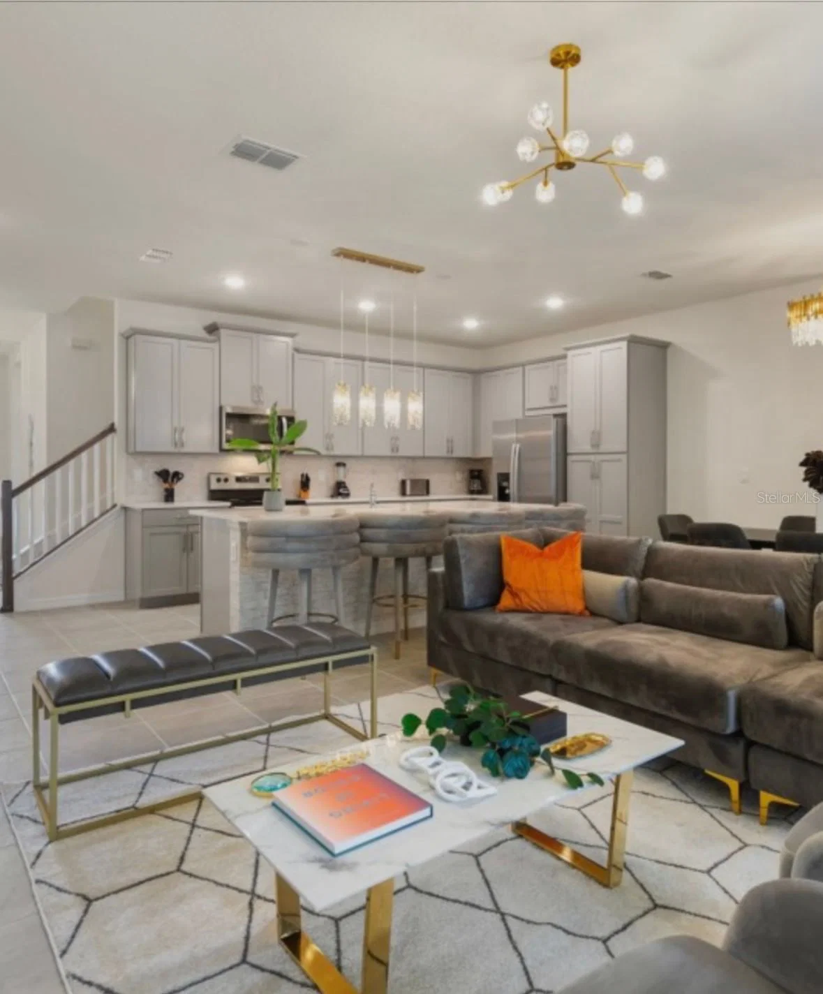 1692 TROPICAL PALMS 5