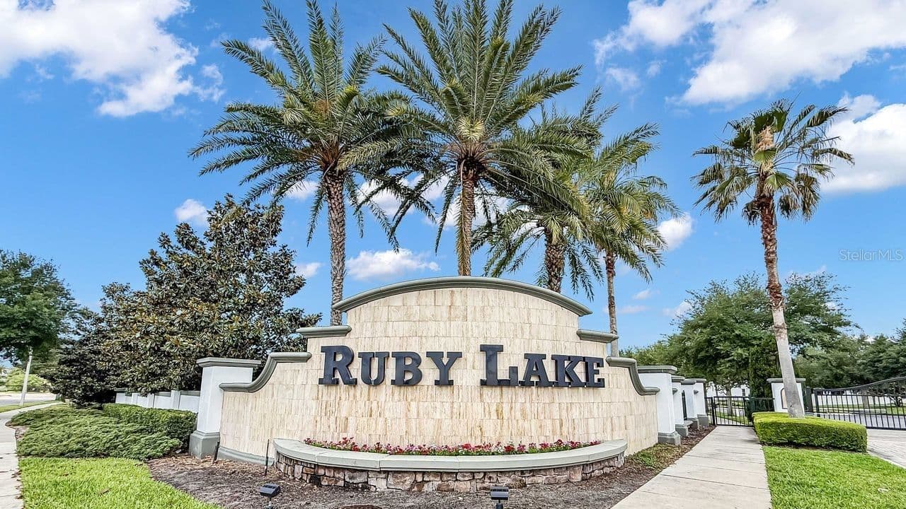 10944 CITRON OAKS Drive, Orlando, FL 32836 2