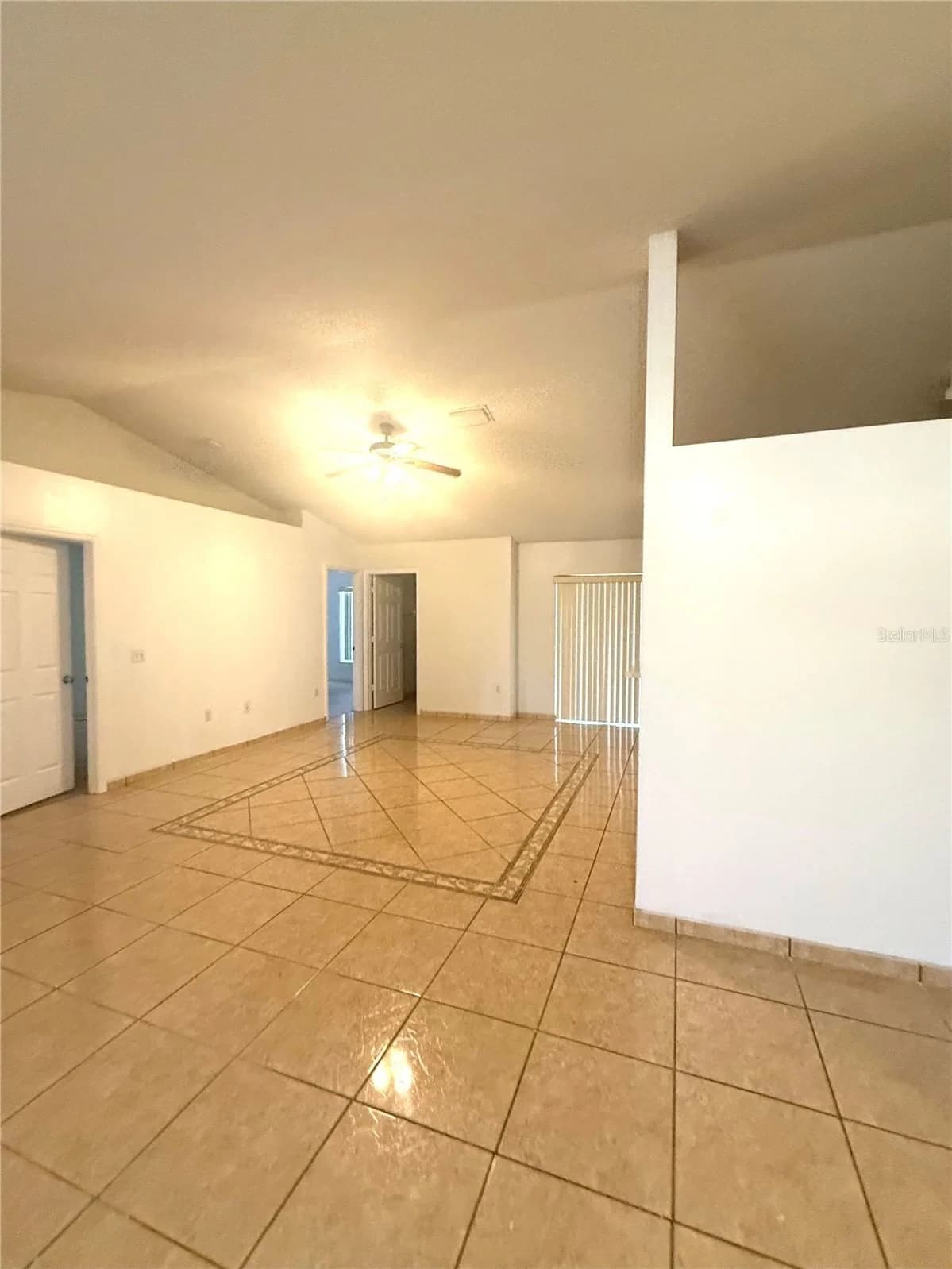 1011 CANNES, Kissimmee, FL 34759 3