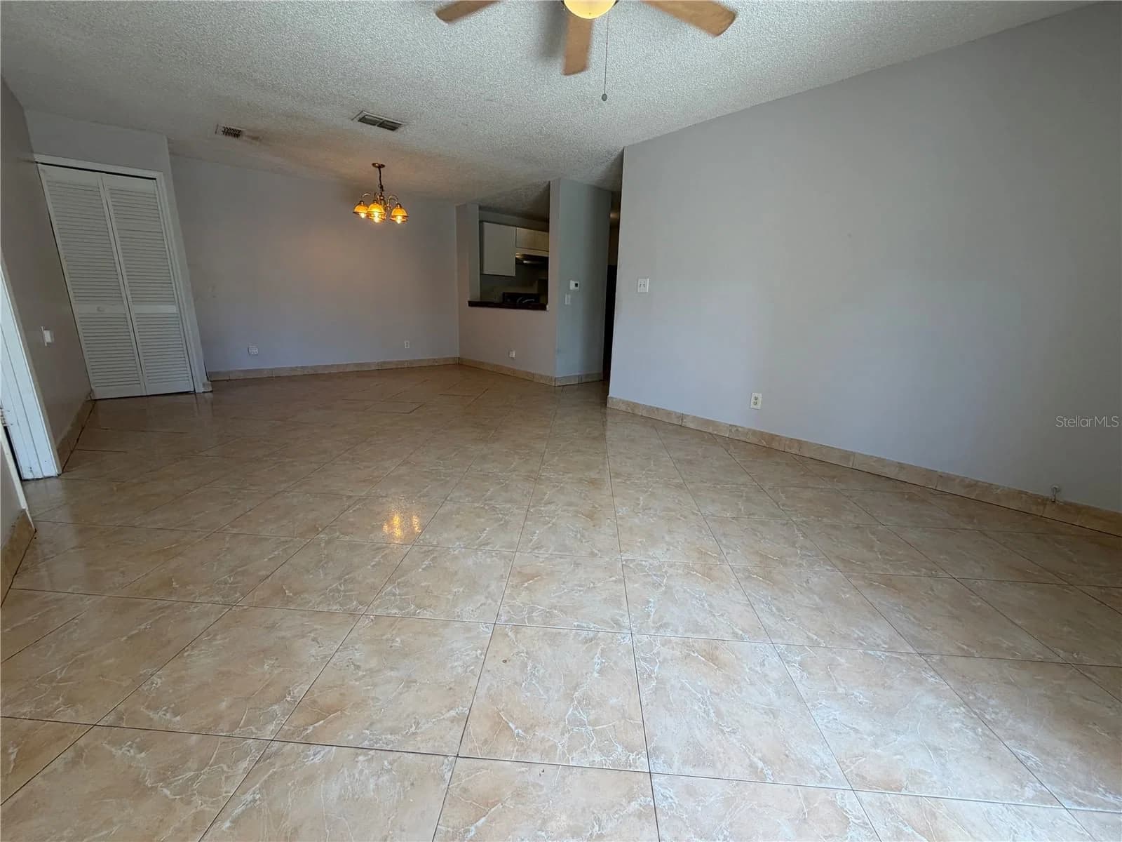 5225 VIA HACIENDA Circle #B115 4