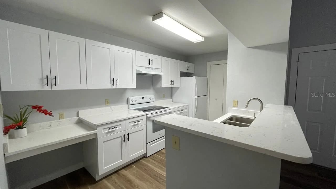 4225 THORNBRIAR Lane #201 4