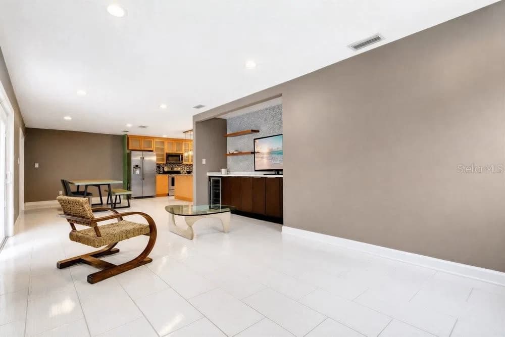514 BAKER Street 4