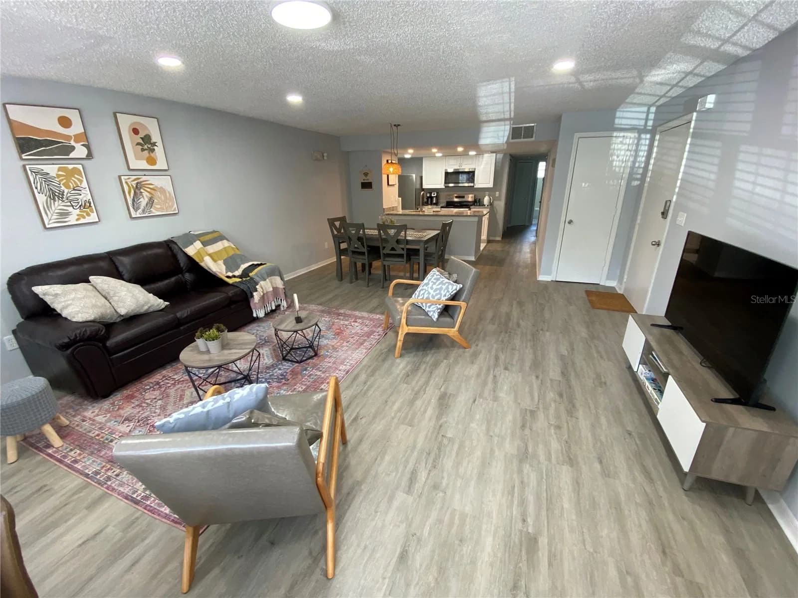 2723 POINCIANA 4