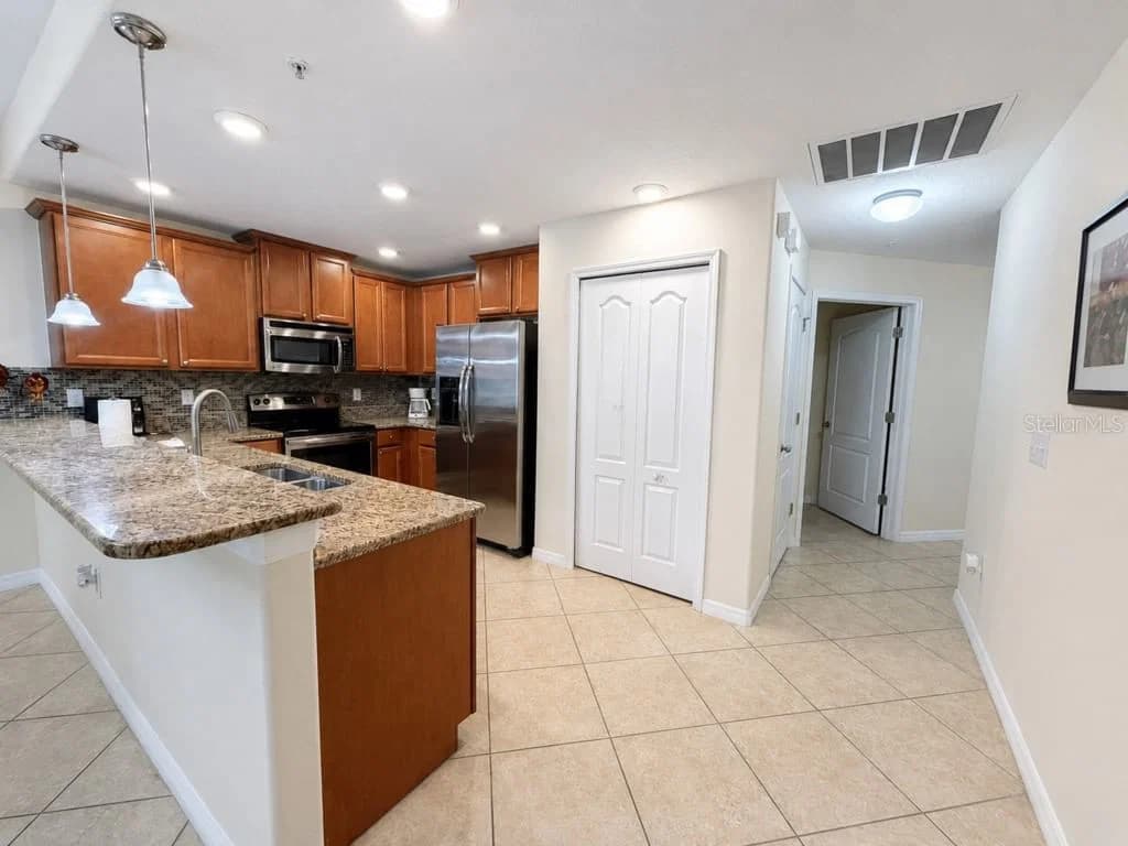 8931 AZALEA SANDS 3