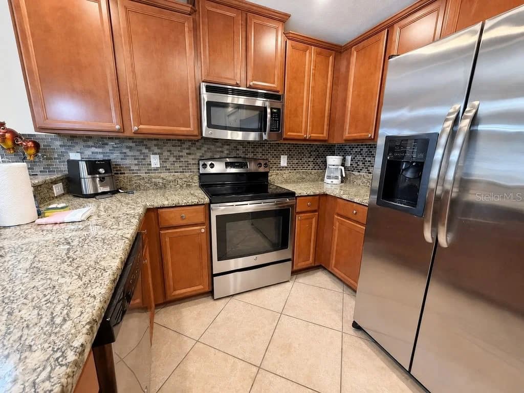 8931 AZALEA SANDS 5