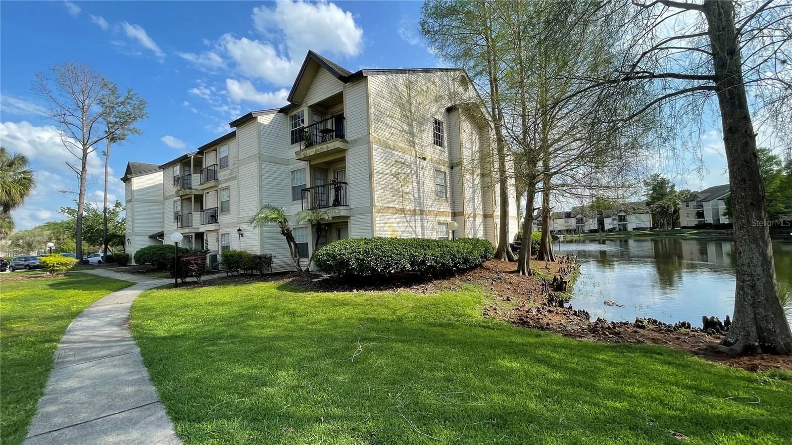 1948 LAKE ATRIUMS Circle #113, Orlando, FL 32839