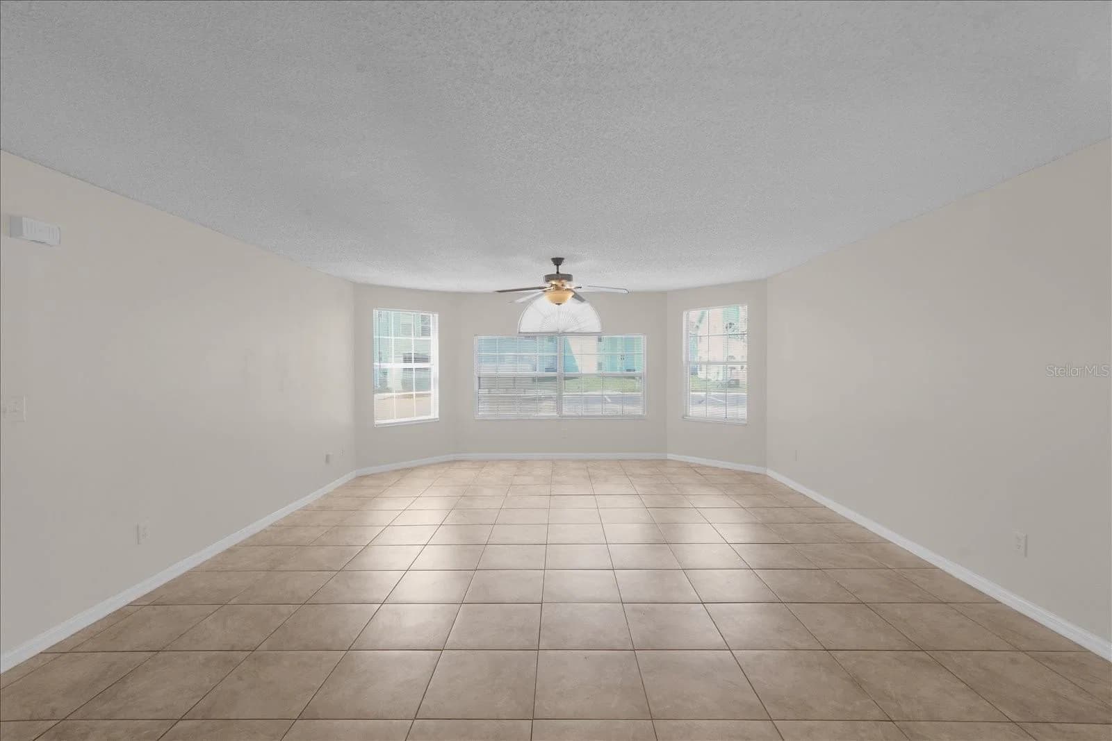 2731 POINCIANA 4