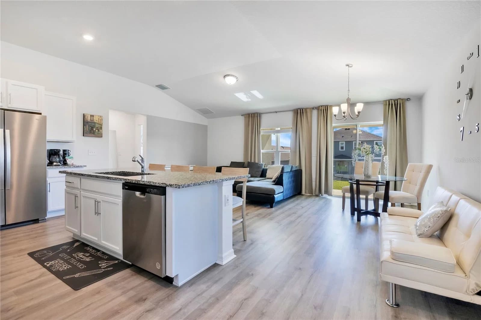 9231 WESTSIDE HILLS 3