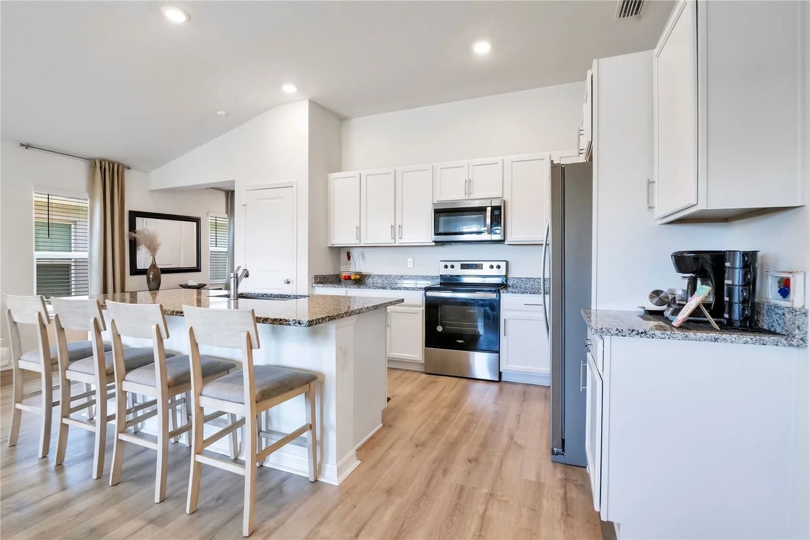 9231 WESTSIDE HILLS 5