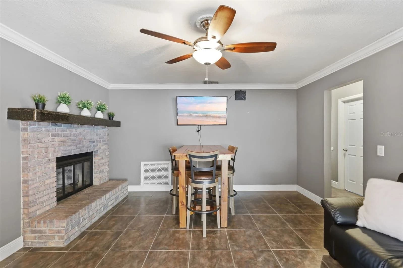 8509 SANDBERRY Boulevard, Orlando, FL 32819 3