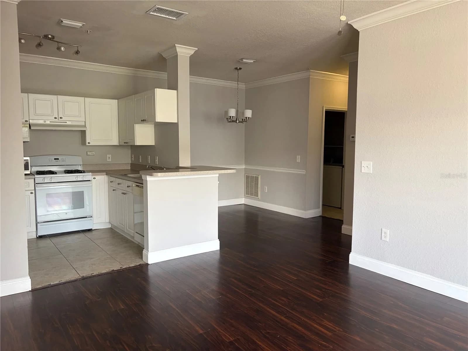 3325 KIRKMAN Road #423, Orlando, FL 32811 3