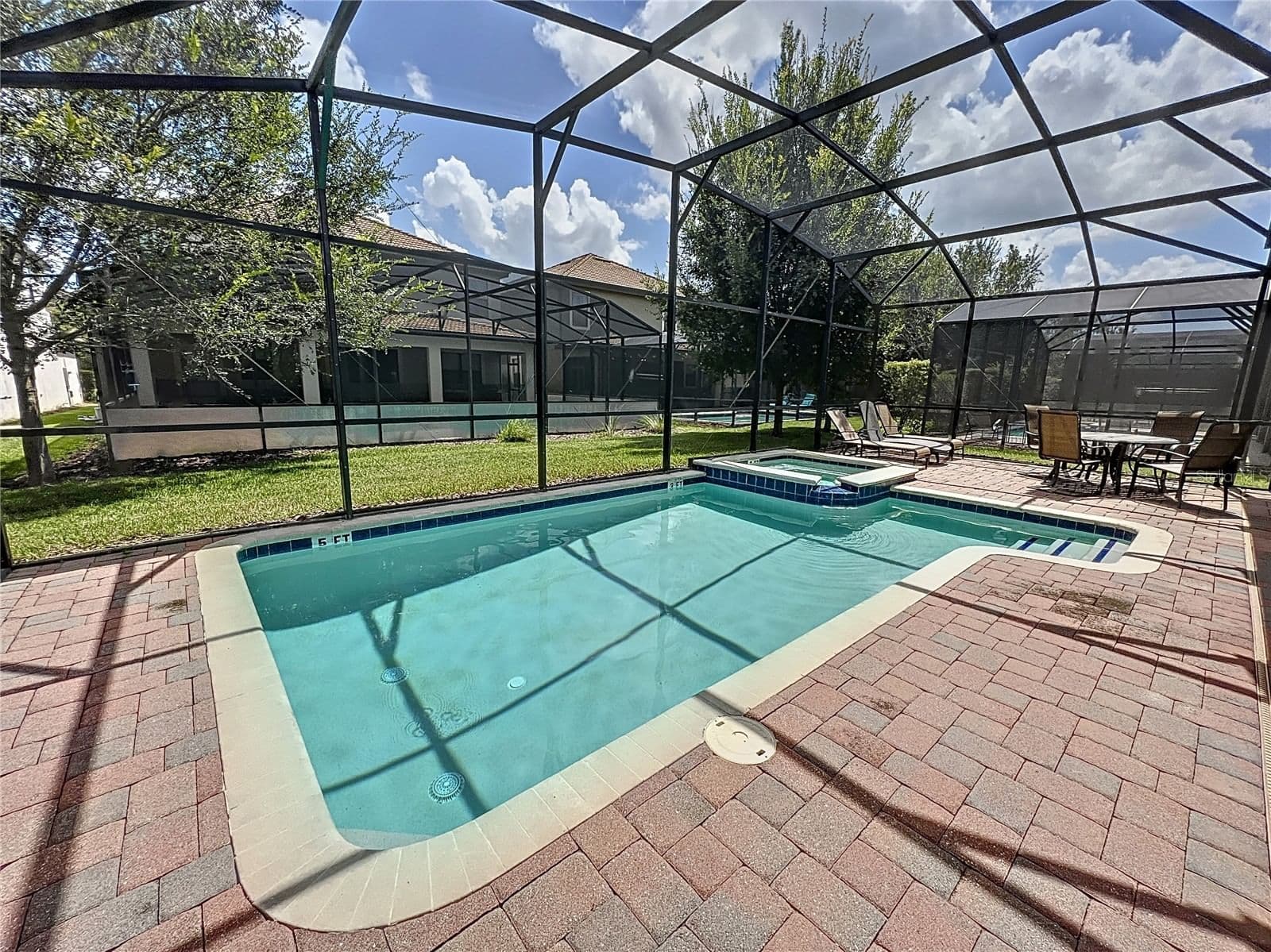 1453 MYRTLEWOOD 2