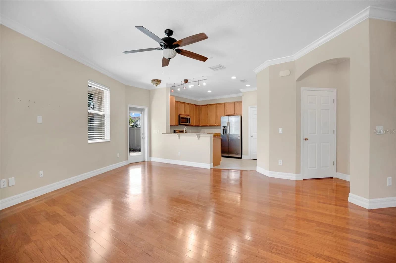 2403 SHINE Avenue #B 5