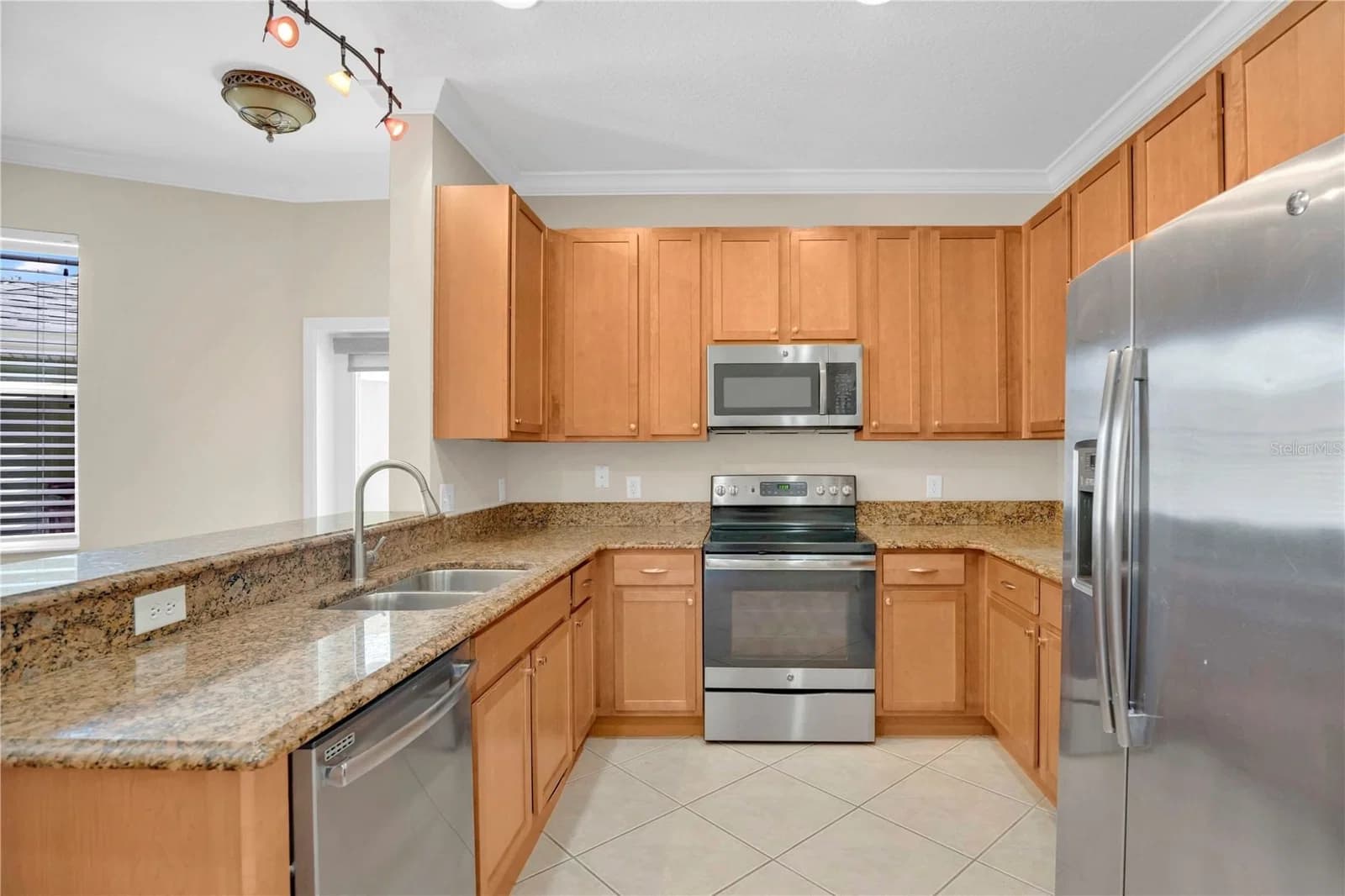 2403 SHINE Avenue #B 4