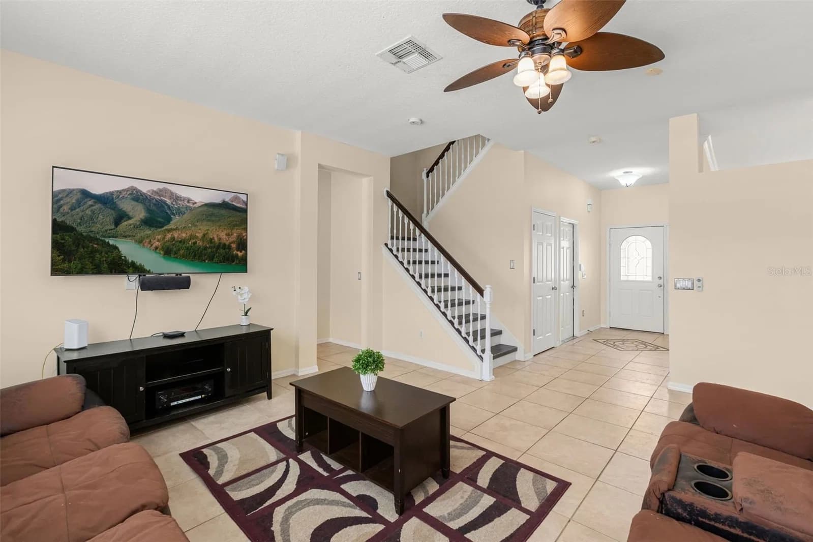 1573 ANNA CATHERINE Drive, Orlando, FL 32828 3