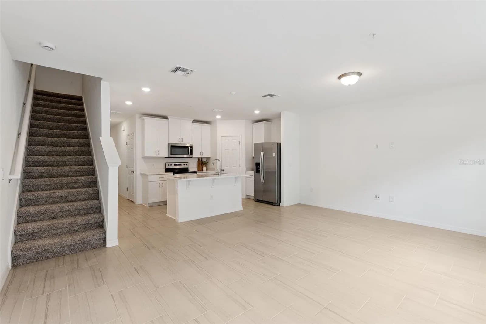 2097 CRAPE JASMINE Lane 5