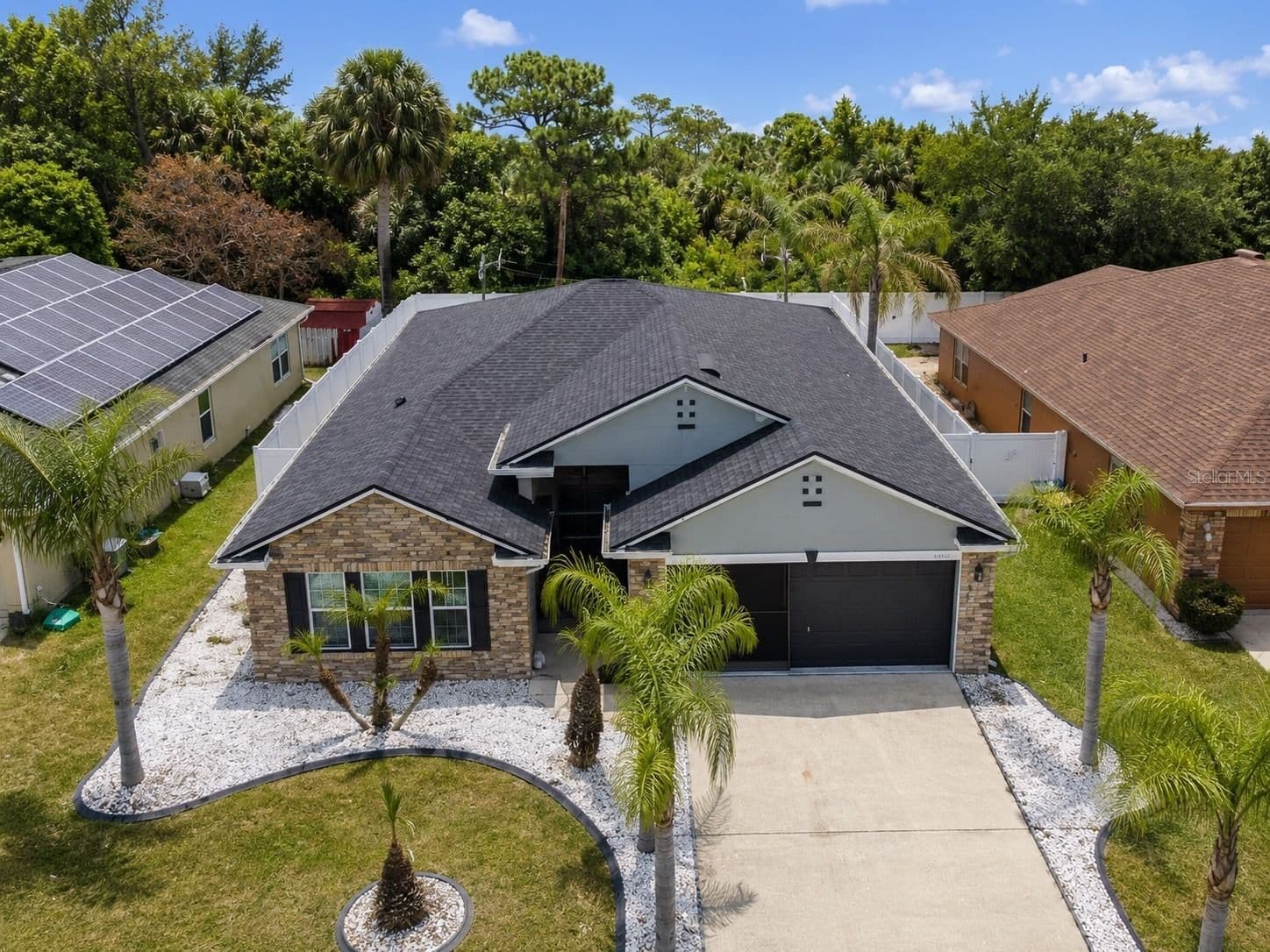 2221 PARIA, Kissimmee, FL 34758 2