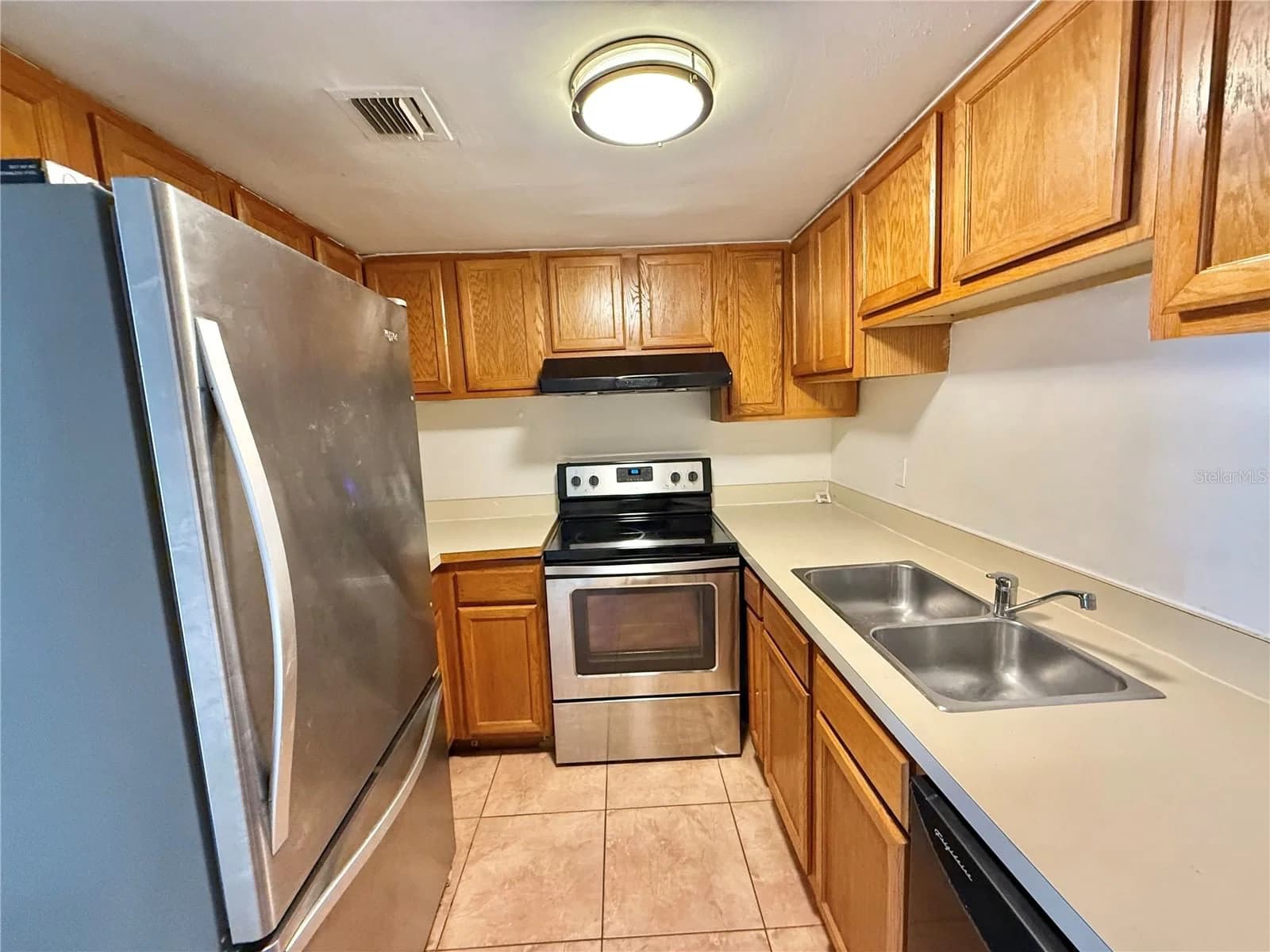 4113 SEMORAN Boulevard #14, Orlando, FL 32822 3