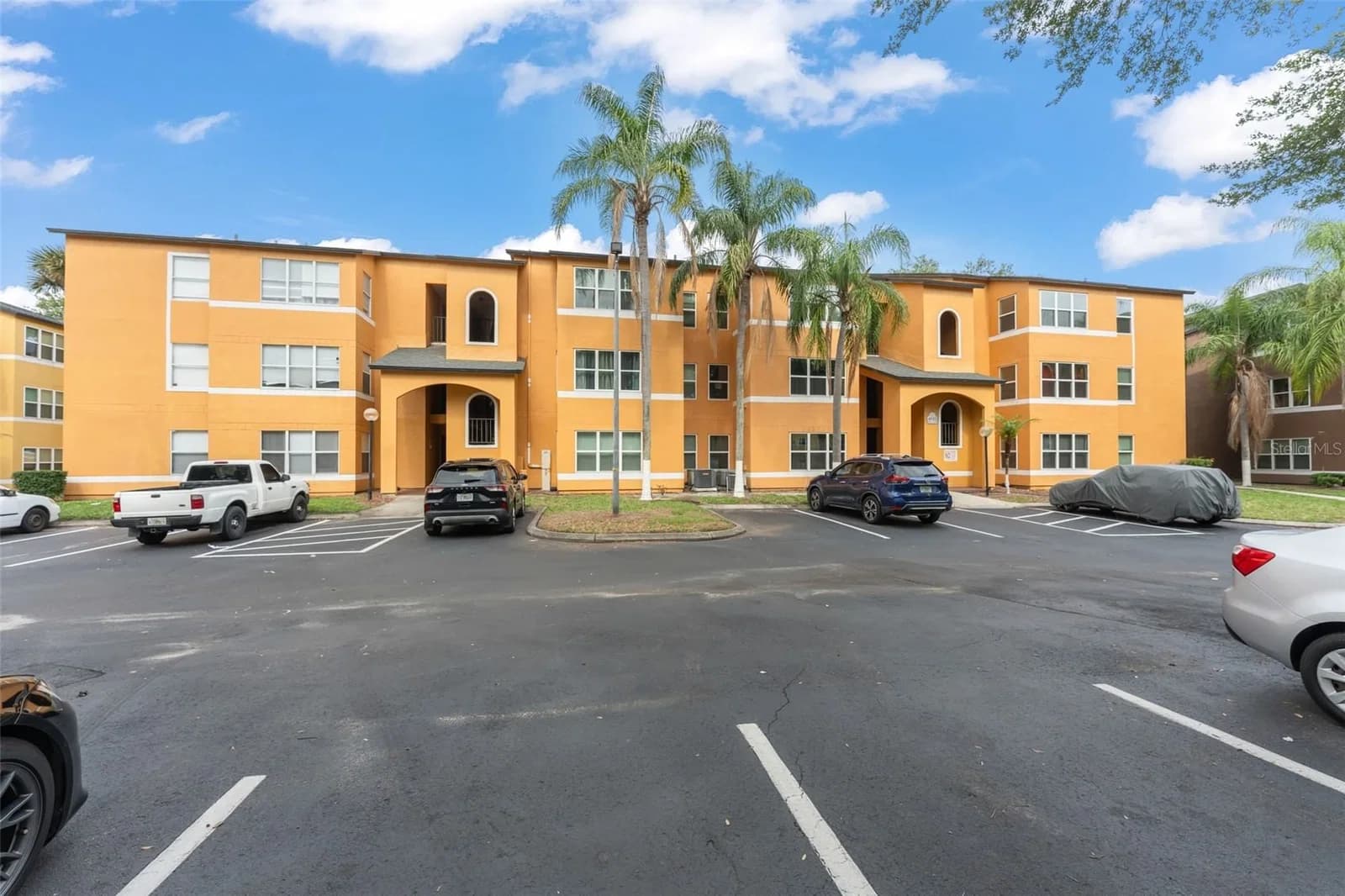 4532 COMMANDER Drive #2133, Orlando, FL 32822