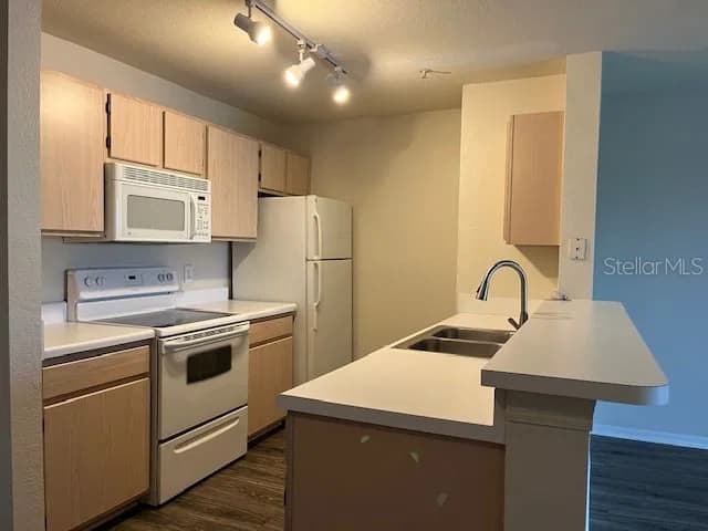 5447 VINELAND Road #1210 5