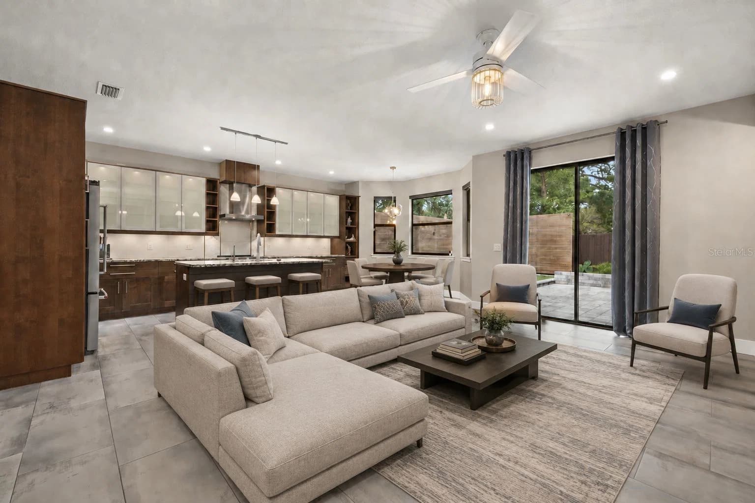 3526 CRYSTAL LAKE Avenue, Orlando, FL 32806 2