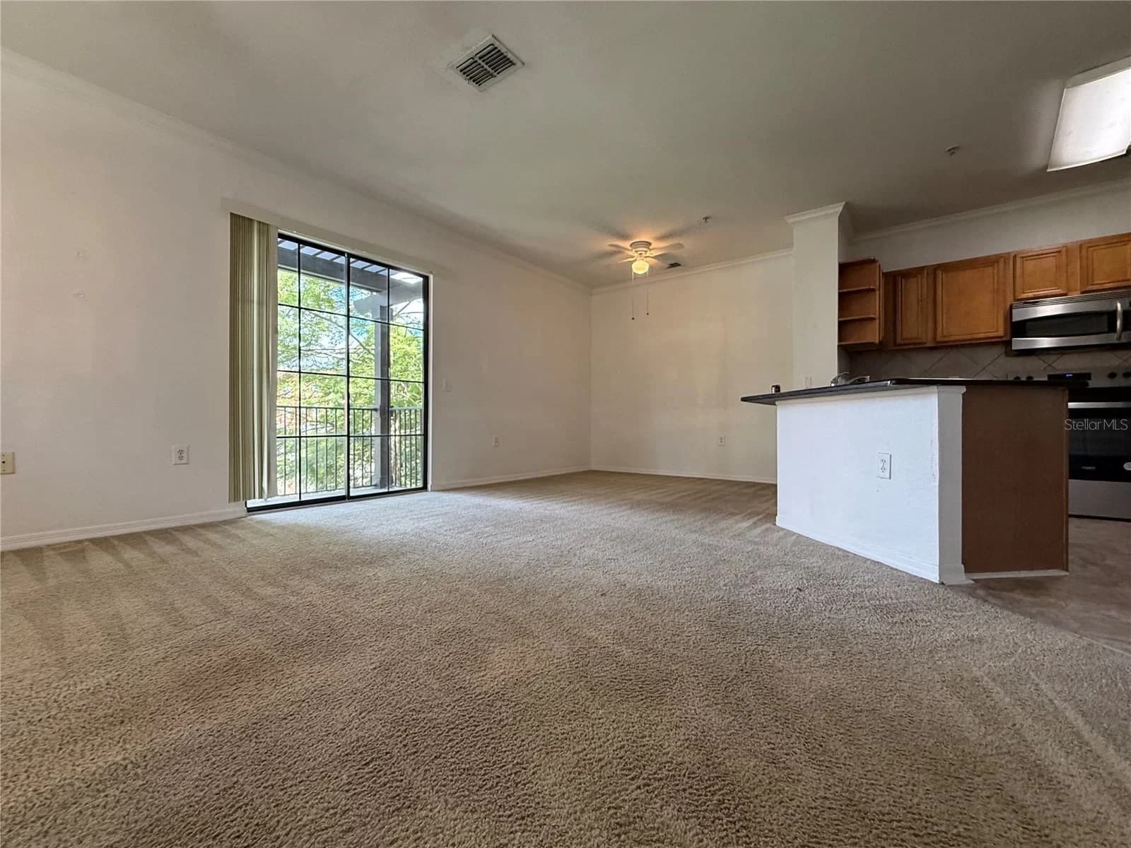 6121 METROWEST Boulevard #101 5