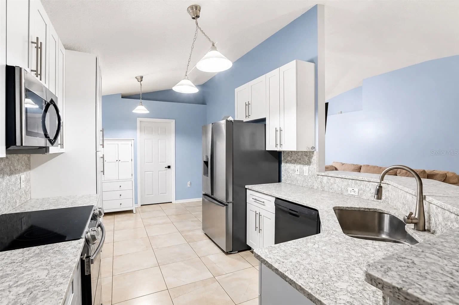 2015 CORNER SCHOOL Drive, Orlando, FL 32820 3
