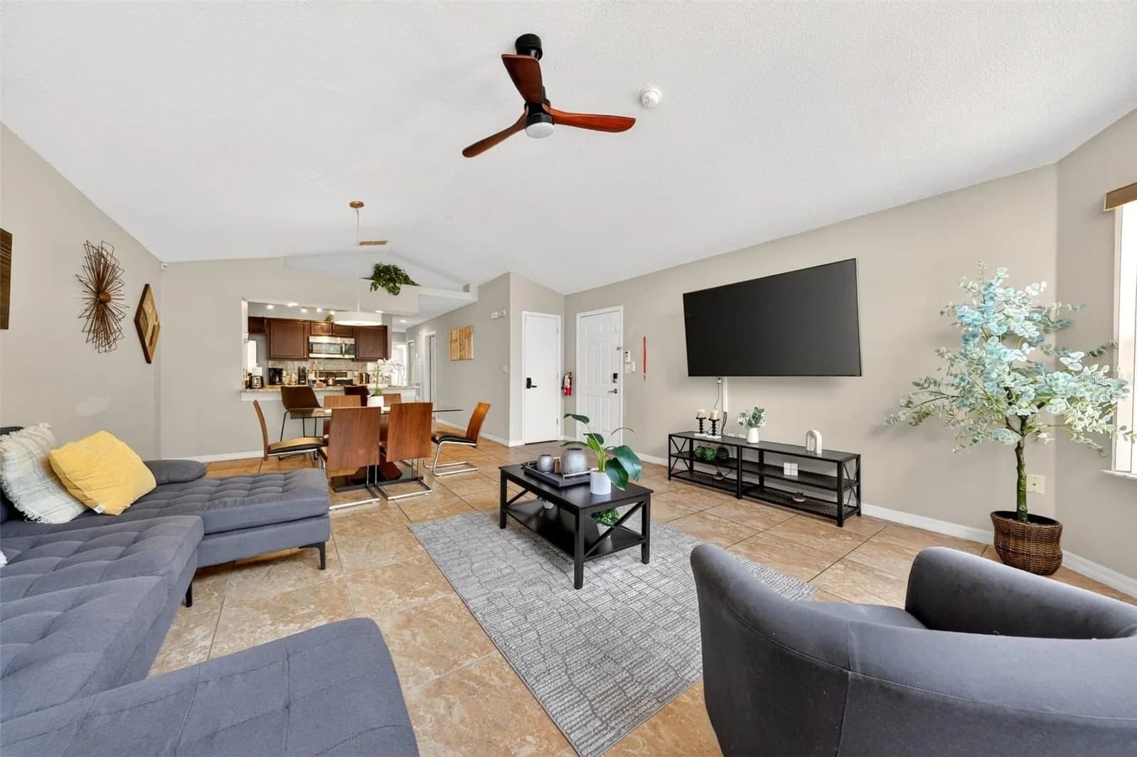 8718 RAIN FOREST 4