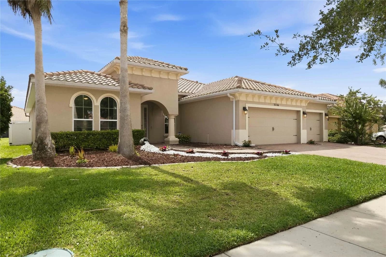 3716 PARADISO 4