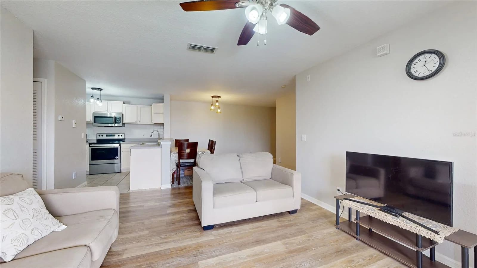 8801 LATREC Avenue #8208, Orlando, FL 32819 3