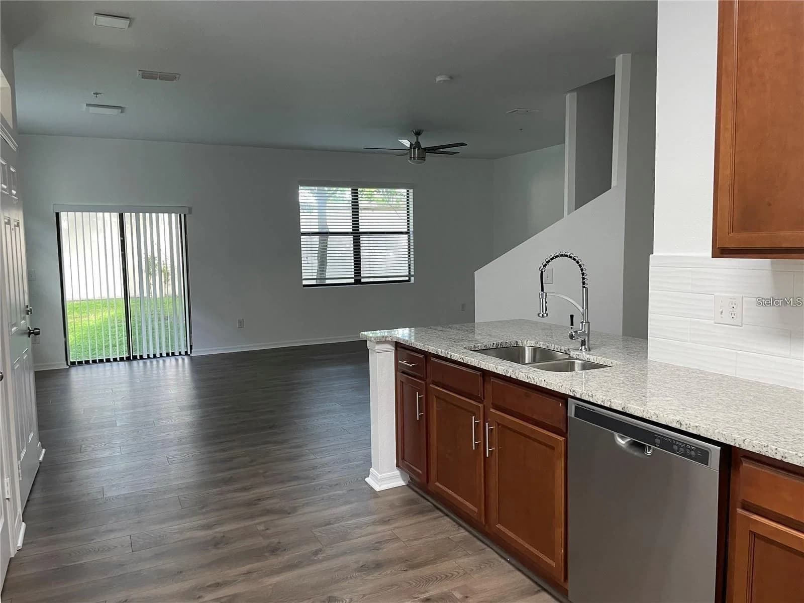 3408 SENECA CLUB Loop #30-102 Unit B 4