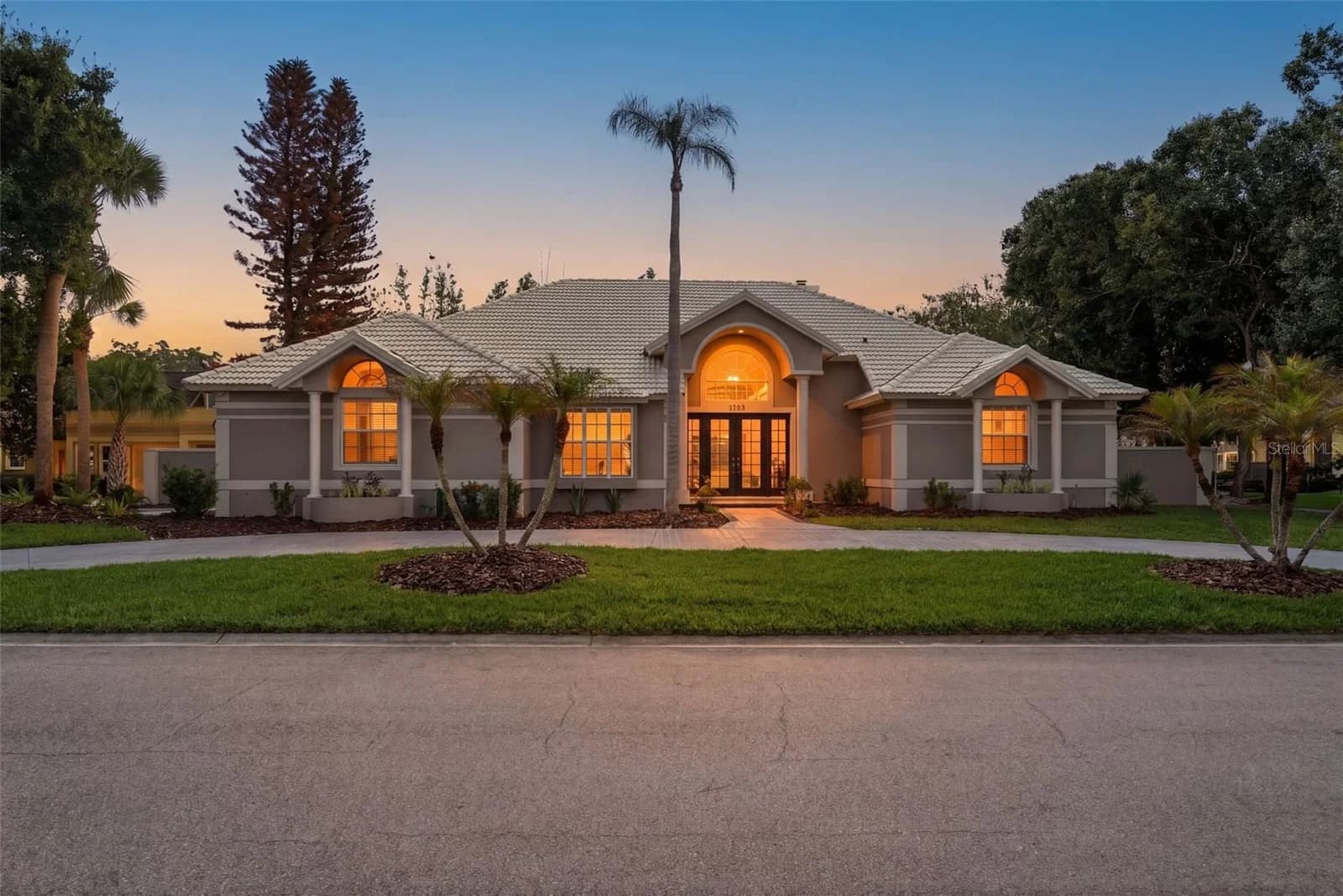 8935 JONATHAN MANOR Drive 4