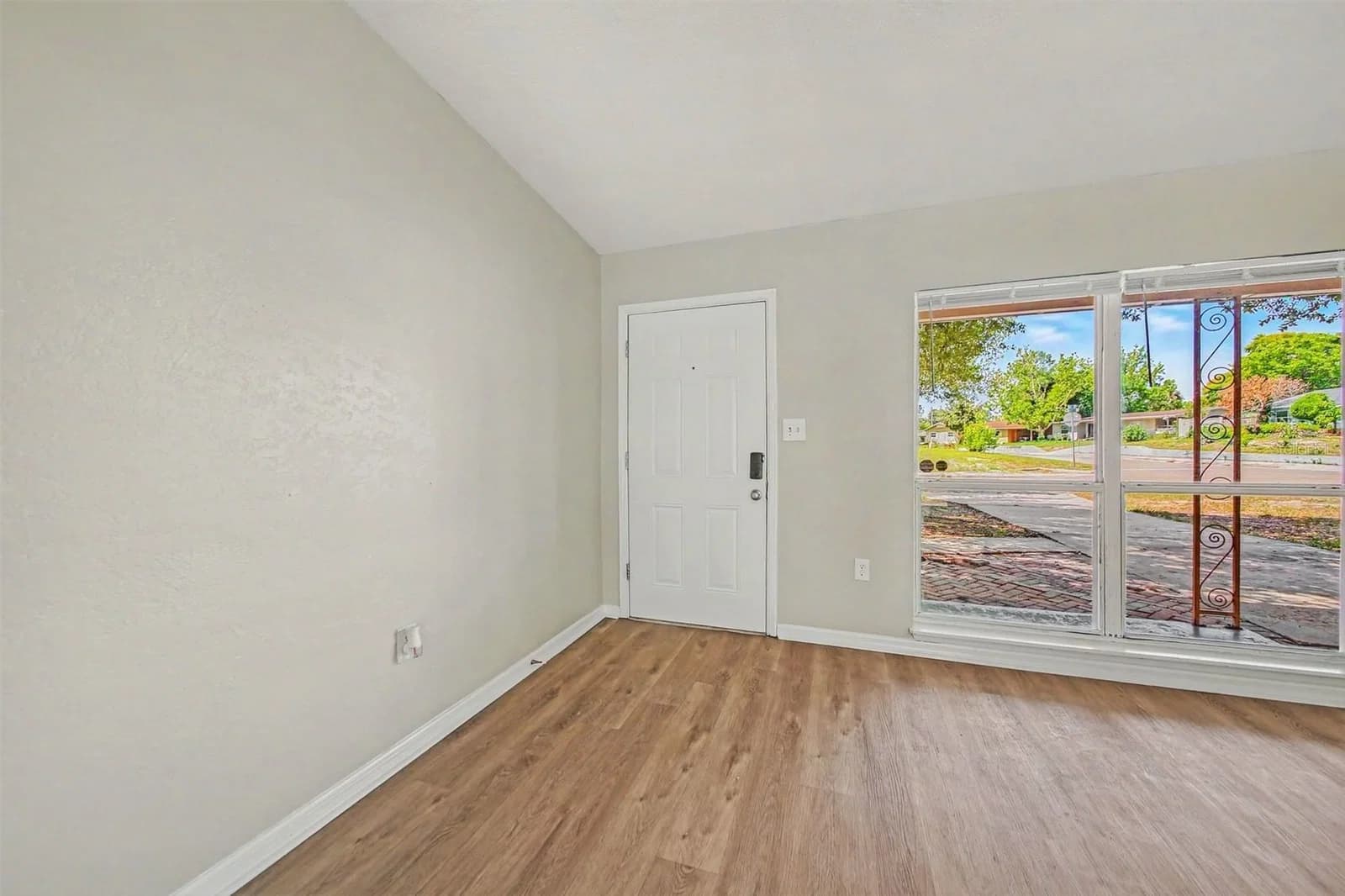 5909 WOLF, Orlando, FL 32808 2
