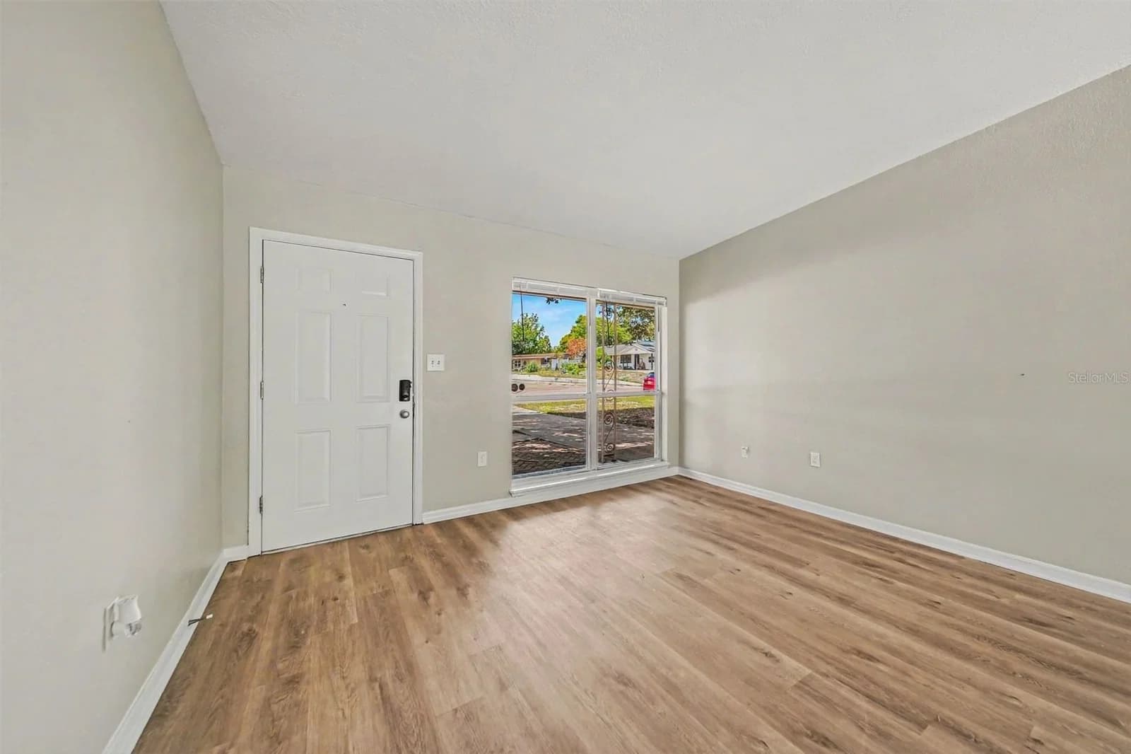 5909 WOLF, Orlando, FL 32808 3