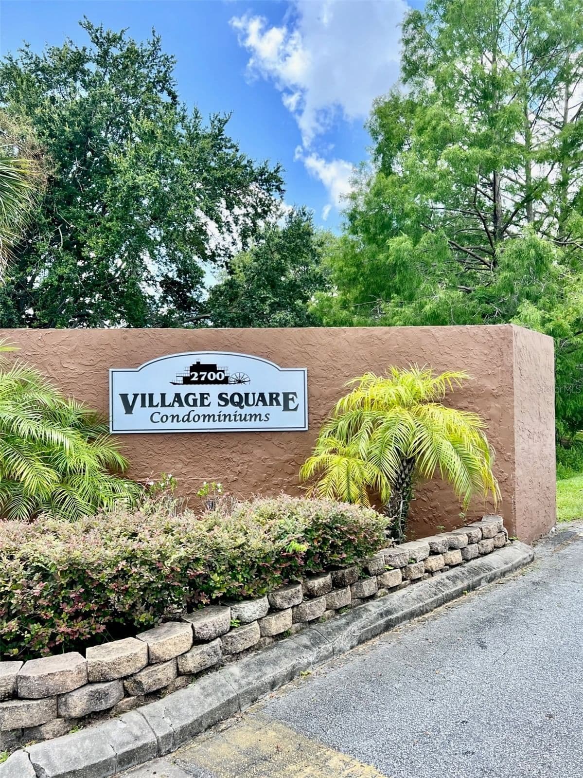 6065 VILLAGE Circle #6065, Orlando, FL 32822 2