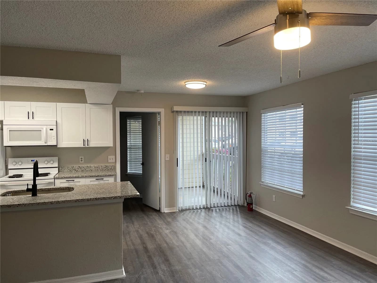 1027 HIAWASSEE 4